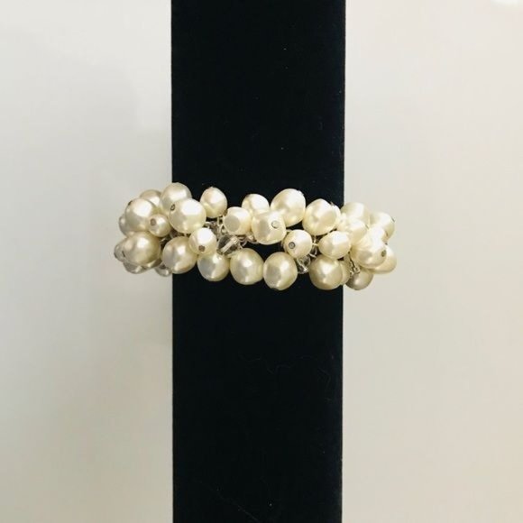 VTG Pearl & Rhinestone Signed Bracelet Vintage On Trend - Picture 2 of 8